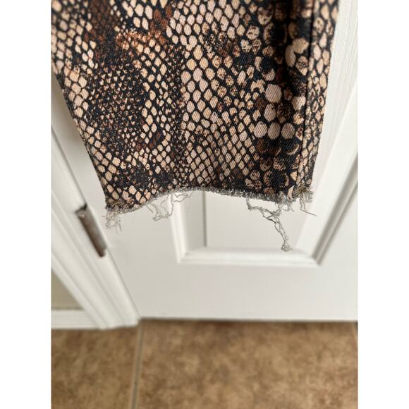 Free People Two Faced Snakeskin Denim EUC 30 We‎ the Free - Picture 4 of 7